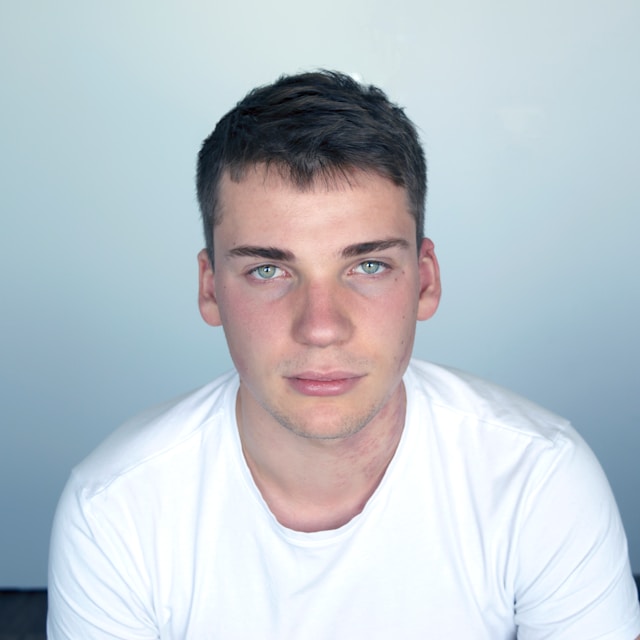 Trending section user profile picture